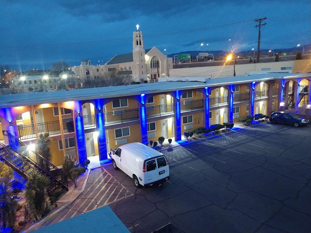 Rodeway Inn Albuquerque Downtown On Rt 66 Esterno foto